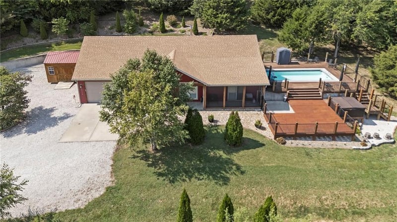 28818 303rd St, Paola, KS 66071