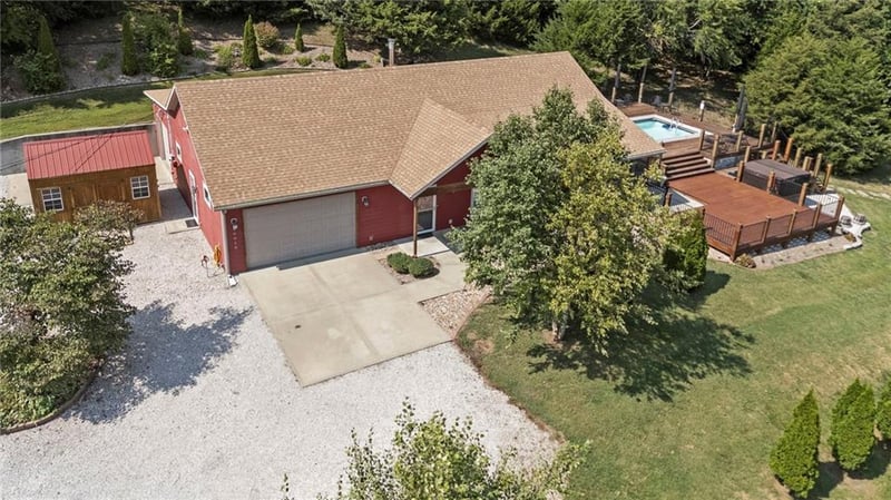 28818 303rd St, Paola, KS 66071
