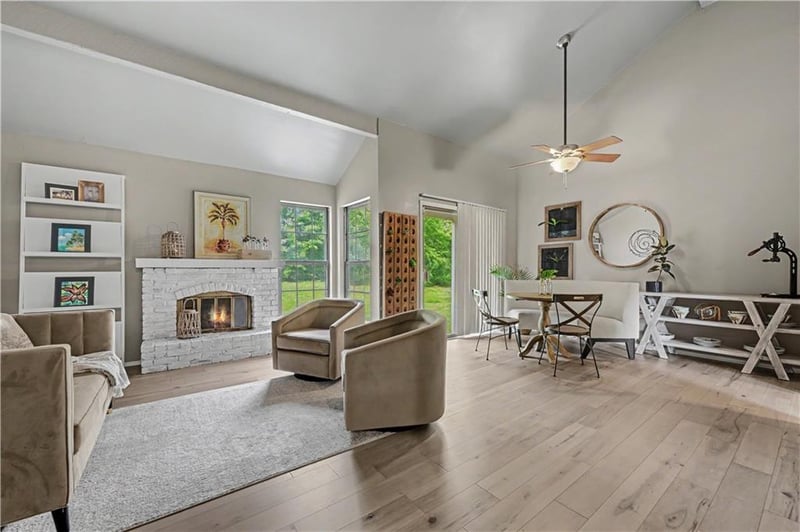 12918 108th St, Overland Park, KS 66210