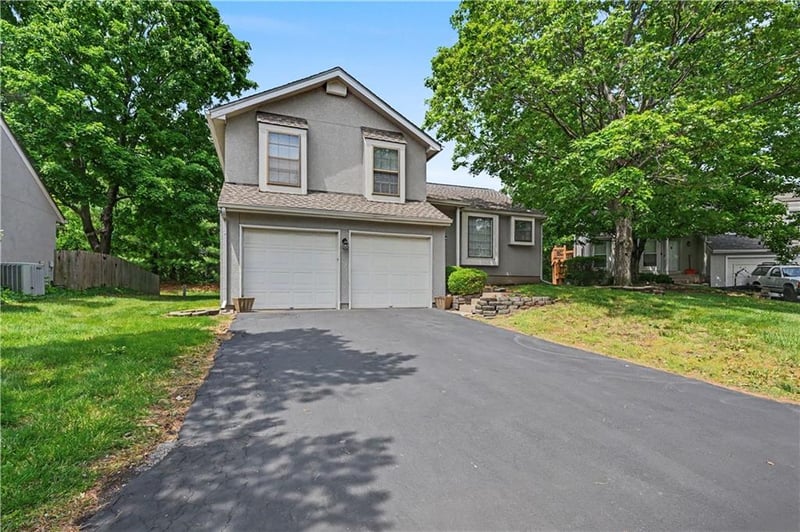 12918 W 108th St, Overland Park, KS 66210