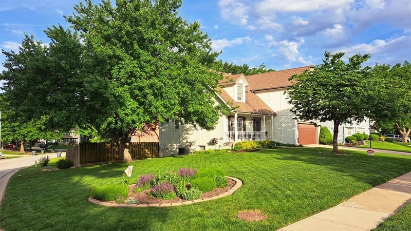 1685 Sunset St, Olathe, KS 66061