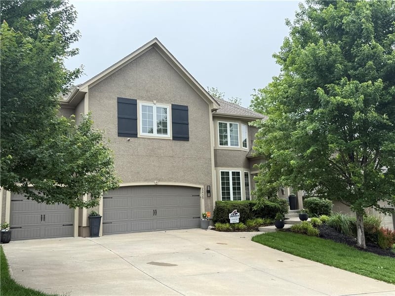 22726 44th St, Shawnee, KS 66226
