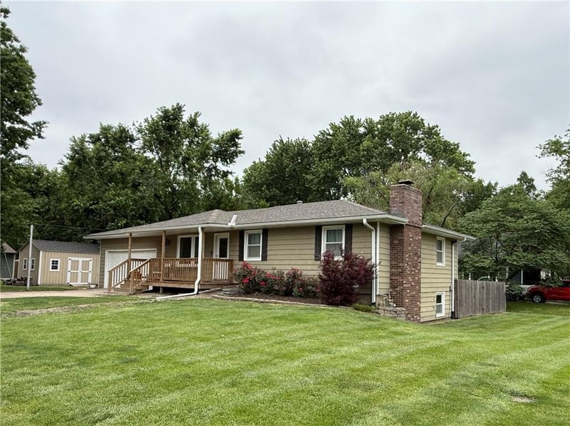 505 11th St, Ottawa, KS 66067