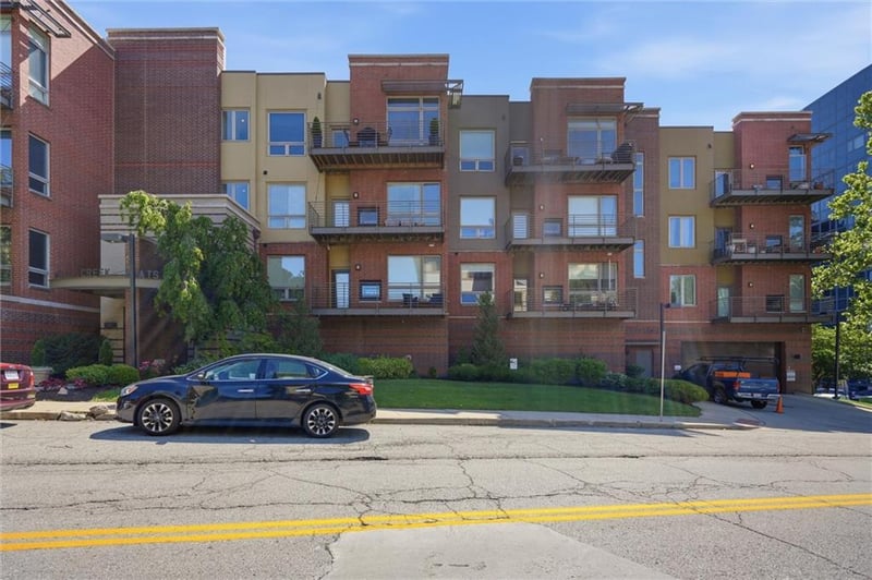 4521 Wornall Rd #211, Kansas City, MO 64111