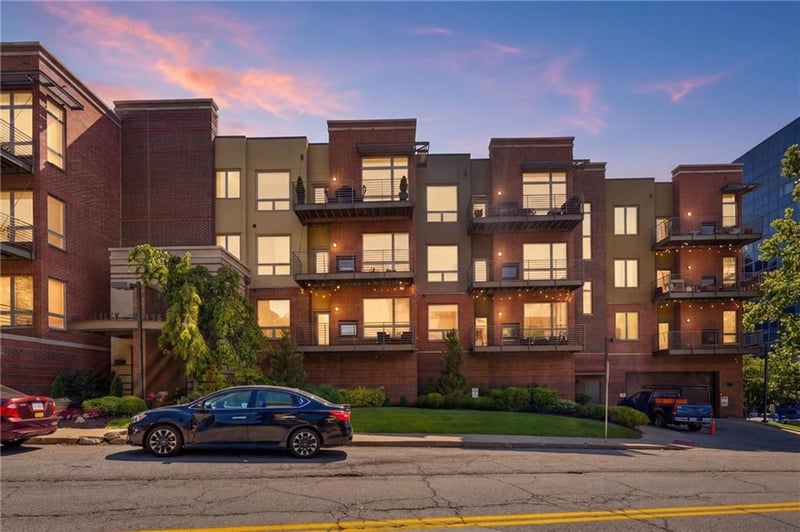 4521 Wornall Rd #211, Kansas City, MO 64111