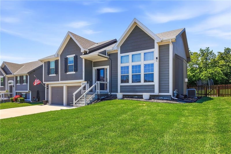 11716 N Farley Ave, Kansas City, MO 64157