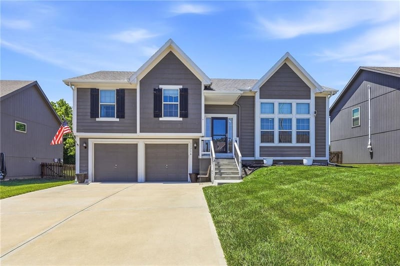 11716 N Farley Ave, Kansas City, MO 64157