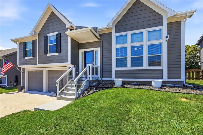 11716 N Farley Ave, Kansas City, MO 64157
