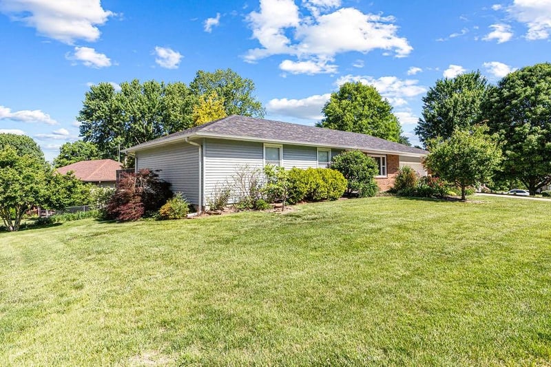 3902 Haverill St, St Joseph, MO 64506