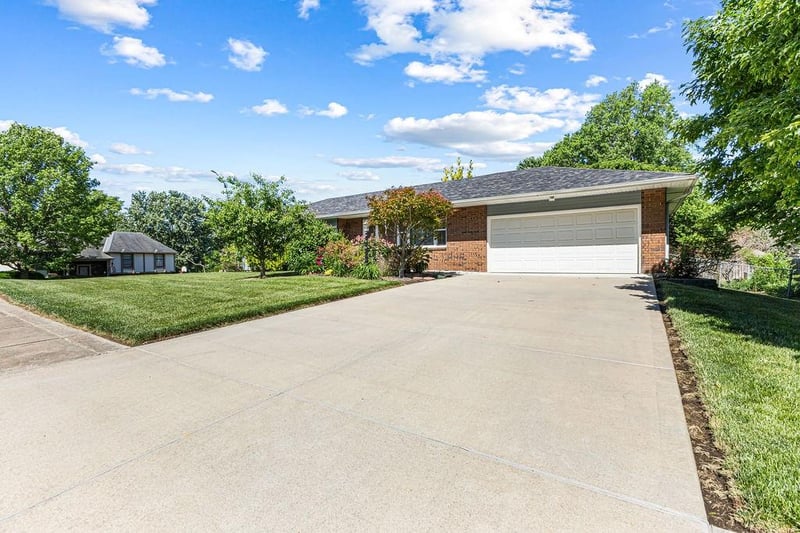 3902 Haverill St, St Joseph, MO 64506