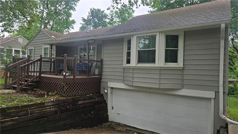 4900 Park Ln, Kansas City, MO 64118