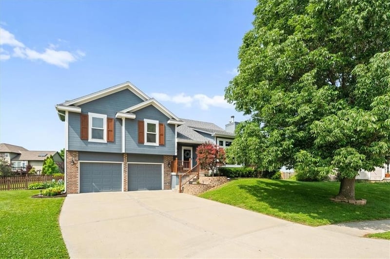 10914 Laurel Ct, Kansas City, MO 64157