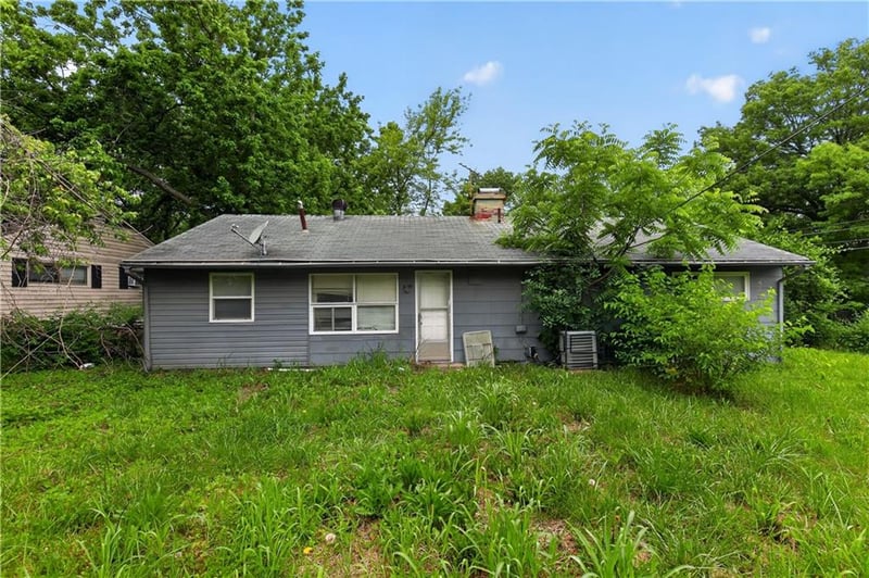 11401 Palmer Ave, Kansas City, MO 64134