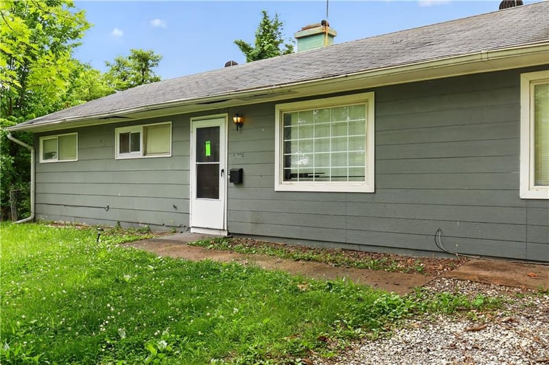11401 Palmer Ave, Kansas City, MO 64134