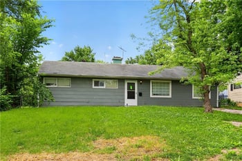 11401 Palmer Ave, Kansas City, MO 64134