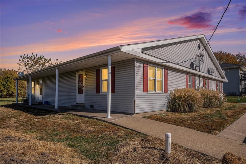 1100 Colonial Dr, Lathrop, MO 64465