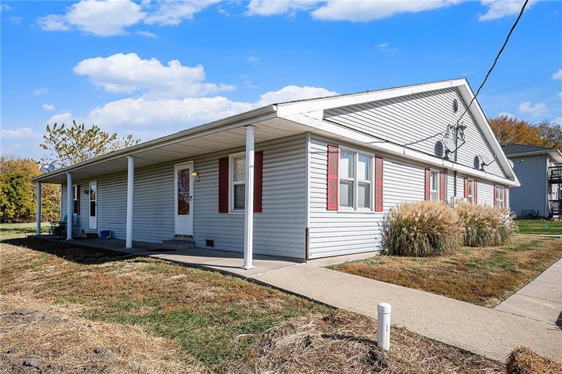 1100 Colonial Dr, Lathrop, MO 64465