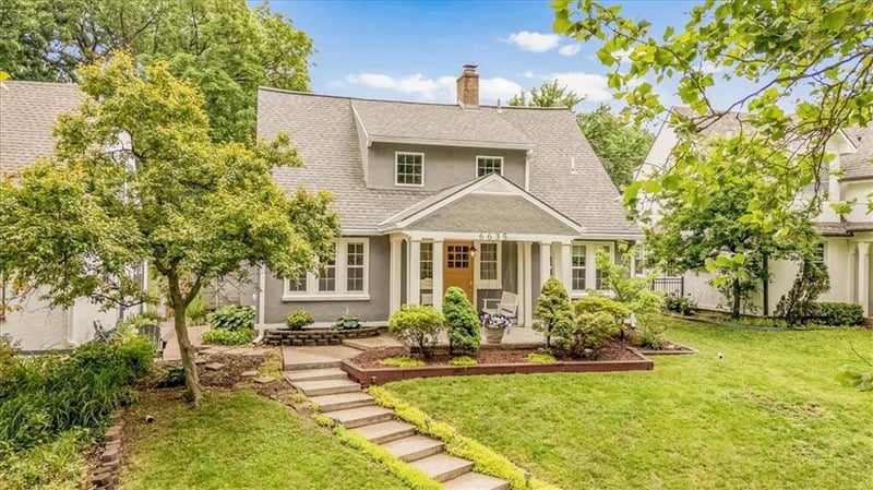 6635 Edgevale Rd, Kansas City, MO 64113