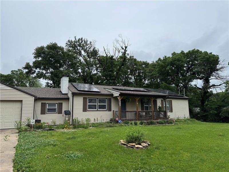 7305 James A Reed Rd, Kansas City, MO 64133