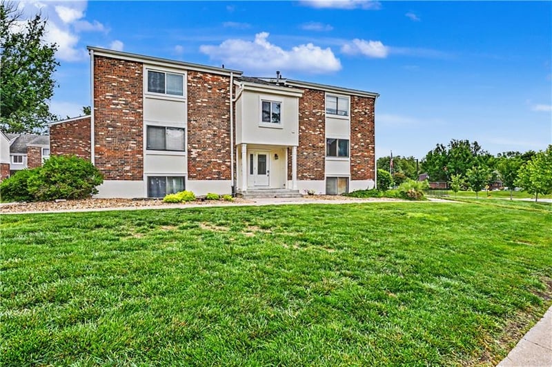 10106 W 96th Ter #D, Overland Park, KS 66212