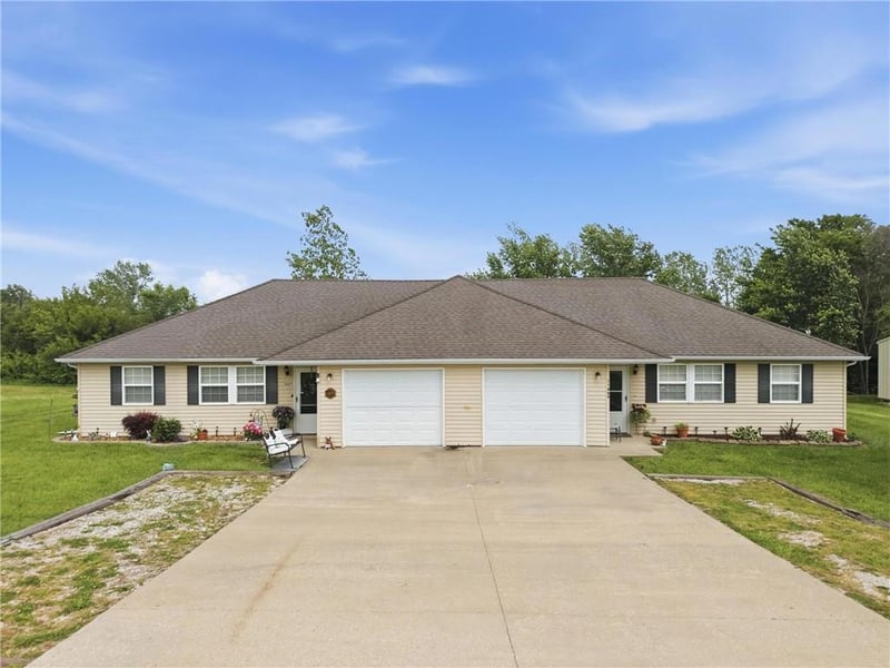 11889 Units 1 - 2 Wood Oak Ave, Richmond, MO 64085