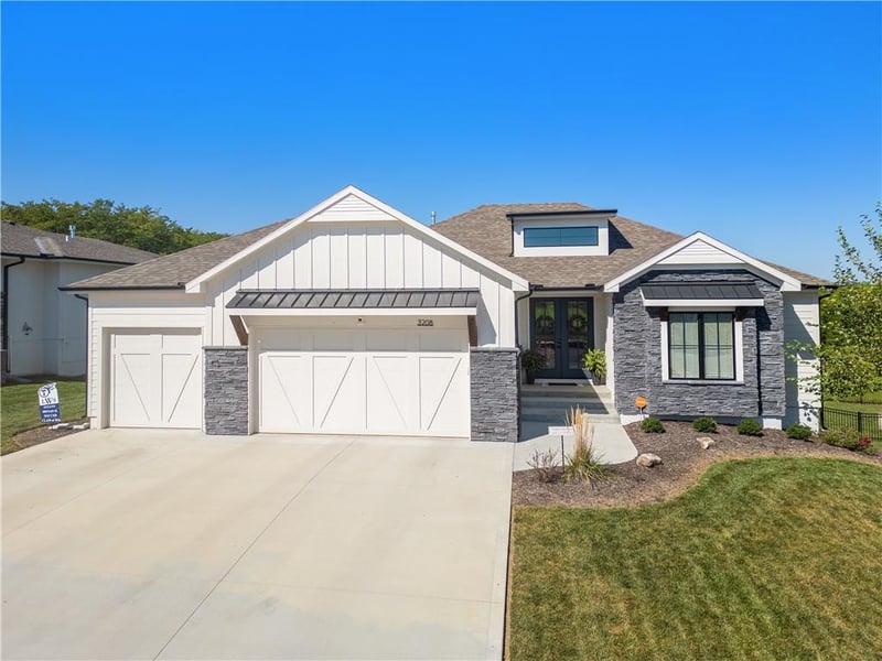 3208 Saddlebred Ter, Lee's Summit, MO 64082