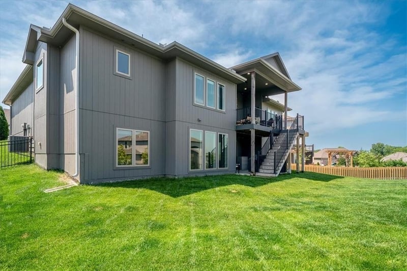 1908 Catalina Ave, Lee's Summit, MO 64064