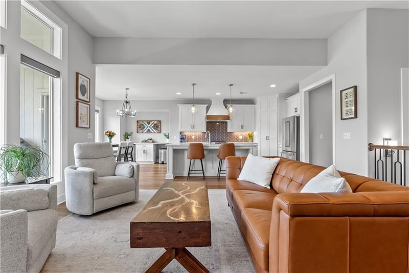 8882 Mccoy St, Lenexa, KS 66227