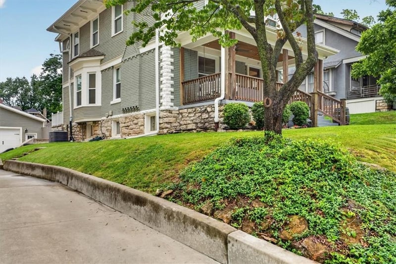 37 53rd St, Kansas City, MO 64112