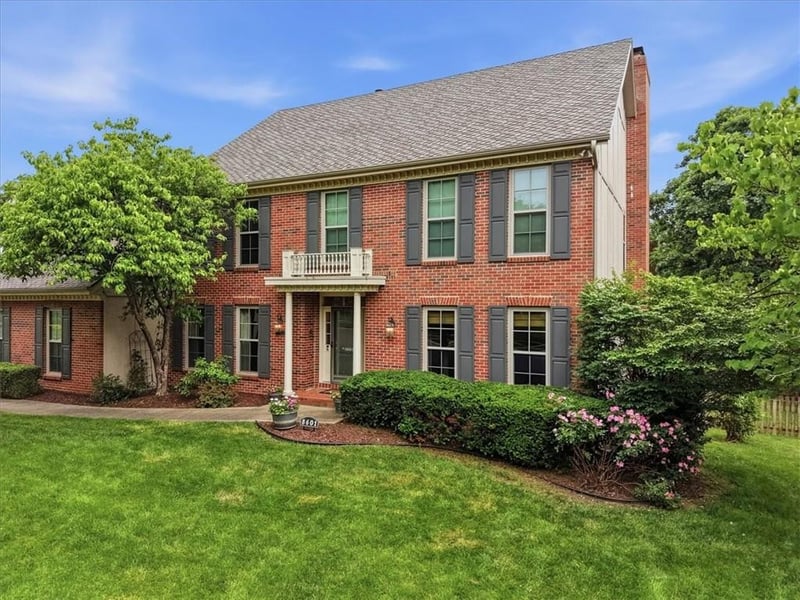 8601 W 139th St, Overland Park, KS 66223
