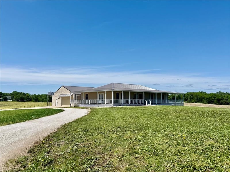 12356 Elkhorn Rd, Rayville, MO 64084