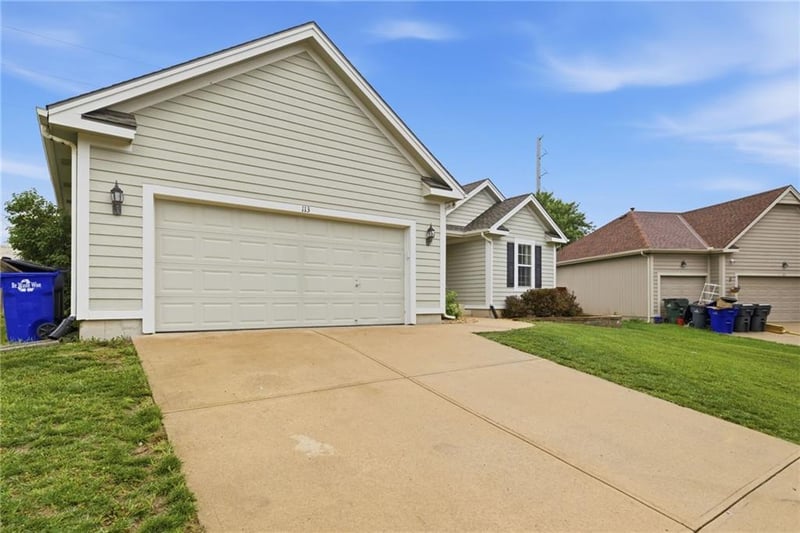 113 Cedar Hills St, Olathe, KS 66061