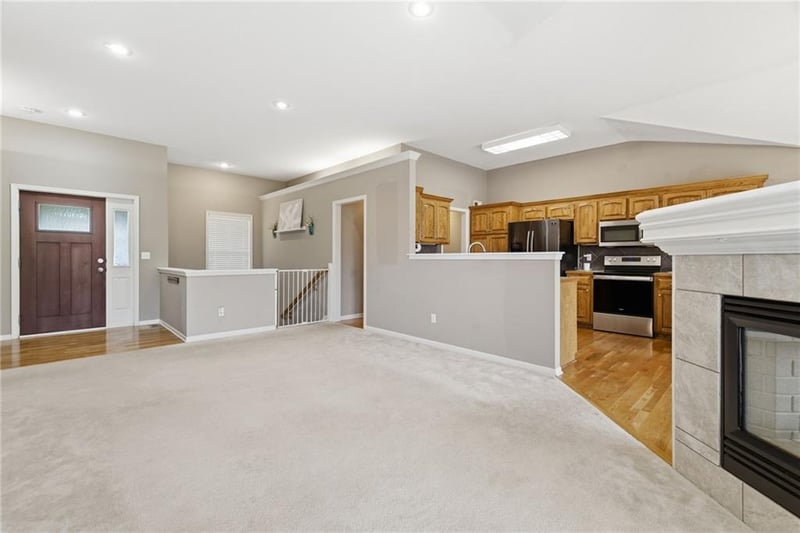 113 Cedar Hills St, Olathe, KS 66061