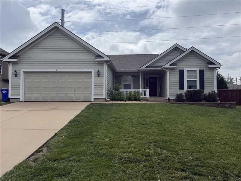 113 Cedar Hills St, Olathe, KS 66061