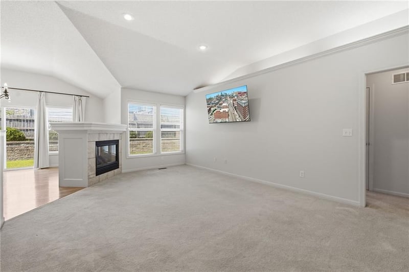 113 N Cedar Hills St, Olathe, KS 66061