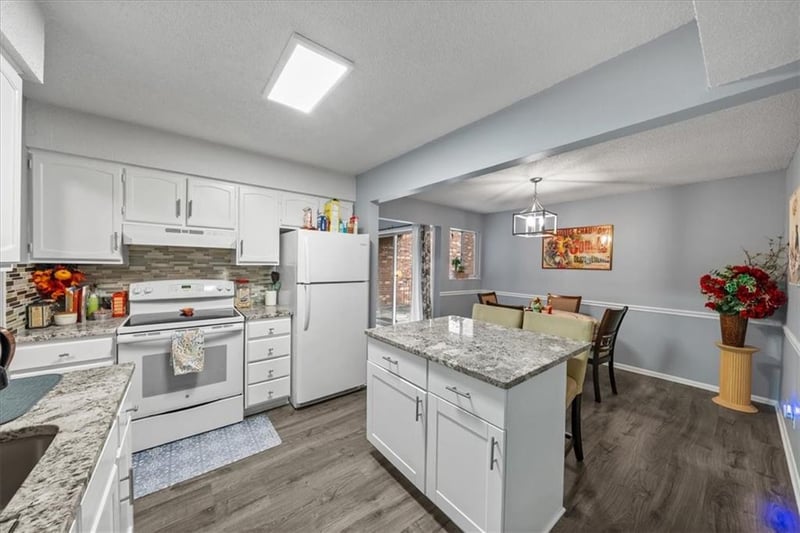10104 96th St #C, Overland Park, KS 66212