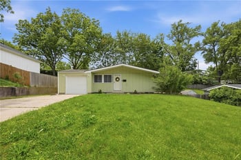 5706 N Woodland Ave, Kansas City, MO 64118