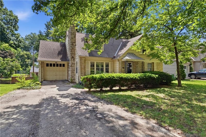 5325 Norwood St, Fairway, KS 66205