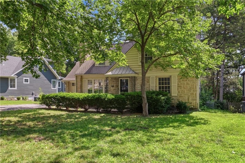 5325 Norwood St, Fairway, KS 66205