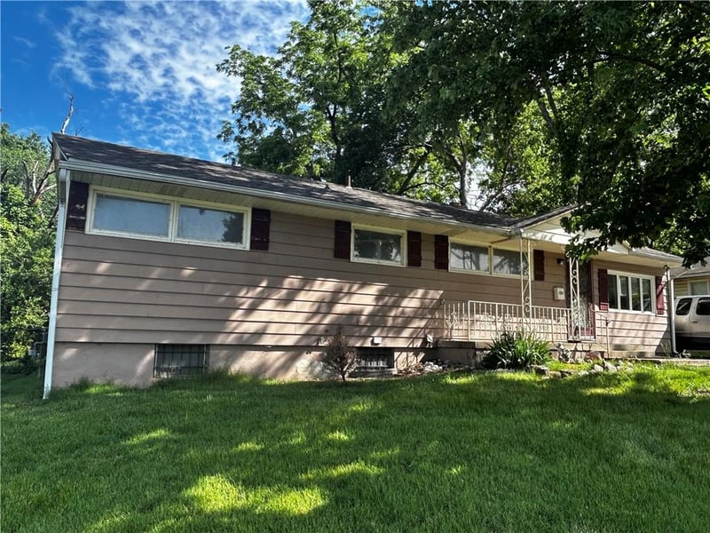 4920 40th Ter, Kansas City, MO 64130