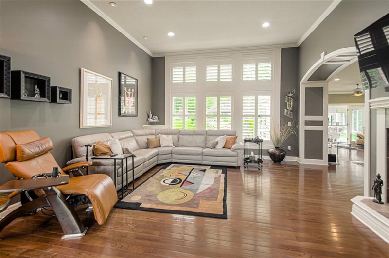 14361 Manor Ct, Overland Park, KS 66224