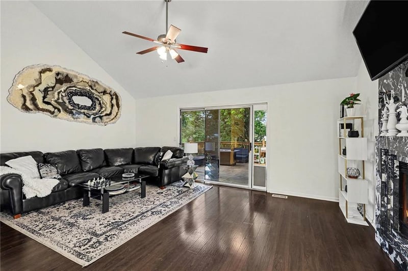 15129 Glenwood Ave, Overland Park, KS 66223