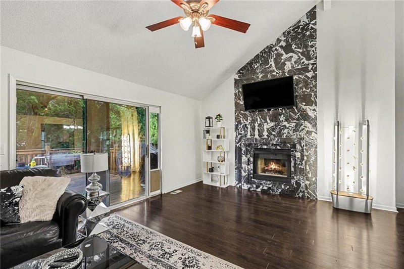 15129 Glenwood Ave, Overland Park, KS 66223
