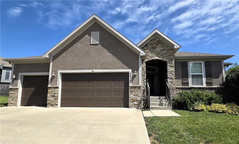 4817 Marguerite St, Blue Springs, MO 64015