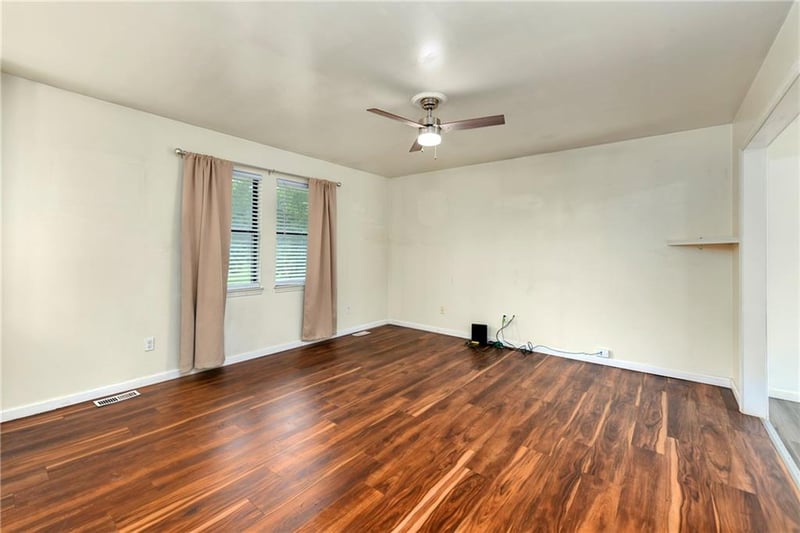 15810 Valentine St, Belton, MO 64012