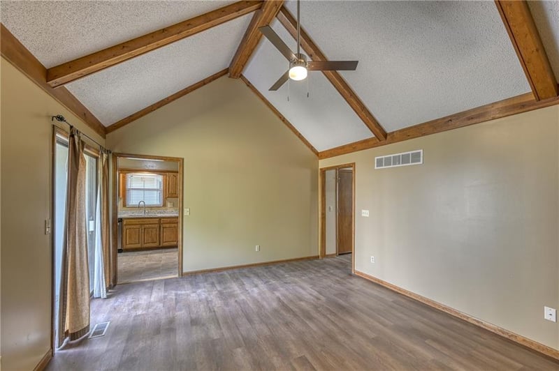 749 Claremont St, Lee's Summit, MO 64063