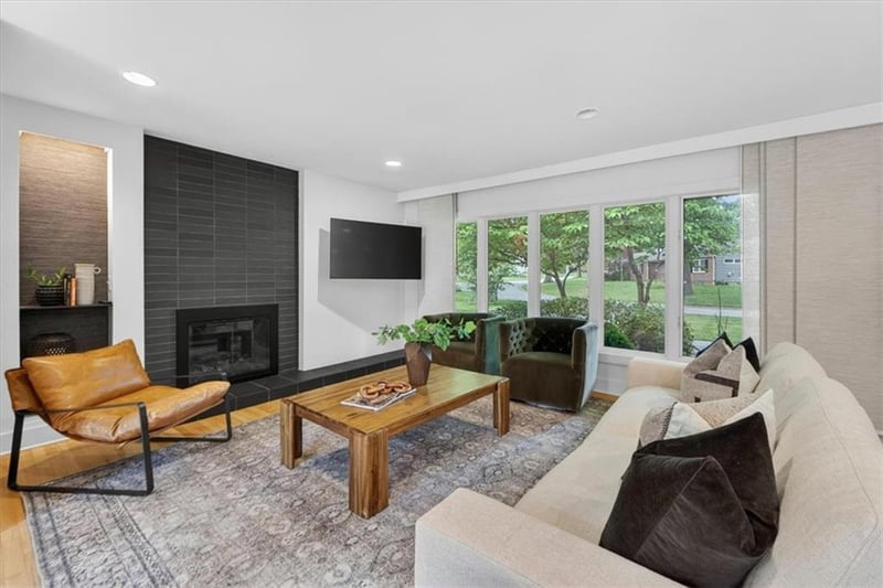 8606 Belinder Rd, Leawood, KS 66206
