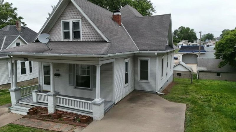 1319 22nd St, St Joseph, MO 64507