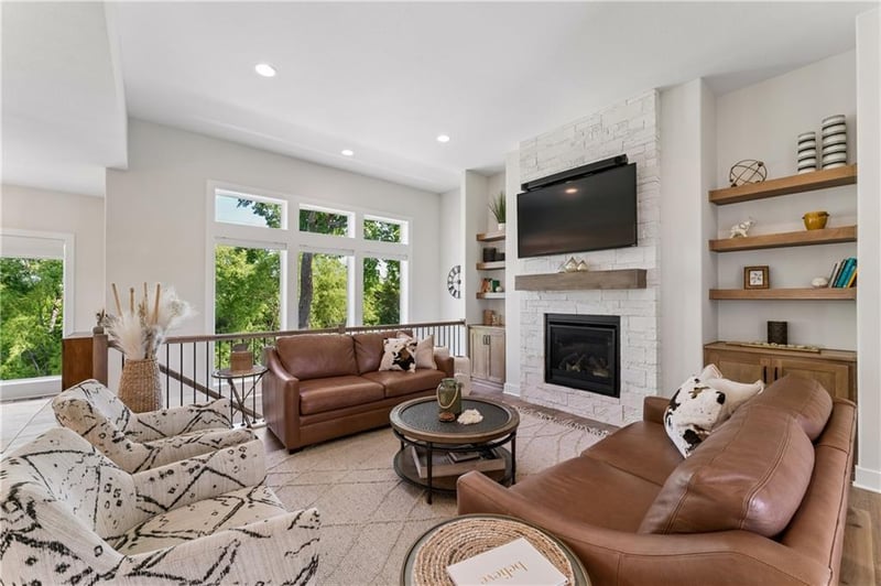 1008 Churchill Cir, Raymore, MO 64083