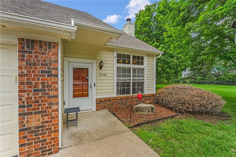 2201 Vail Way, Lawrence, KS 66047